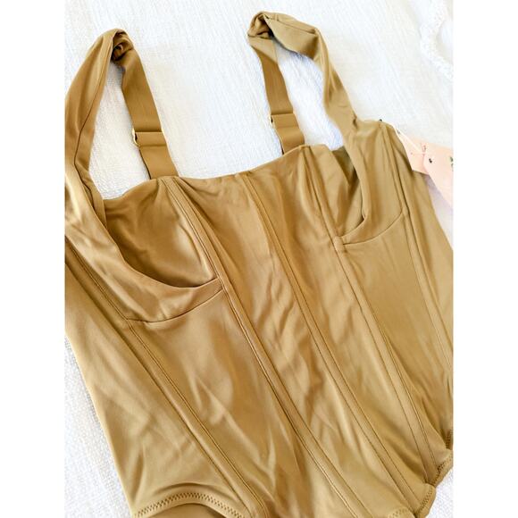 We are HAH | Revolve | NWT Knock Out Top in Shroom | Sz XL - Picture 3 of 8